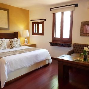 King Suite Spa Bath